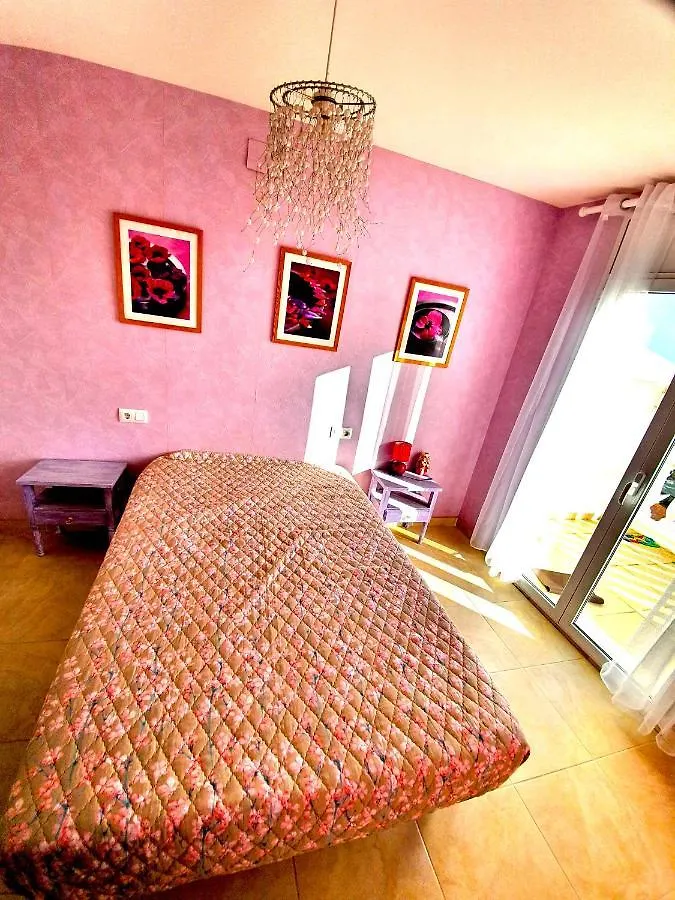 Stephane Roses Apartment